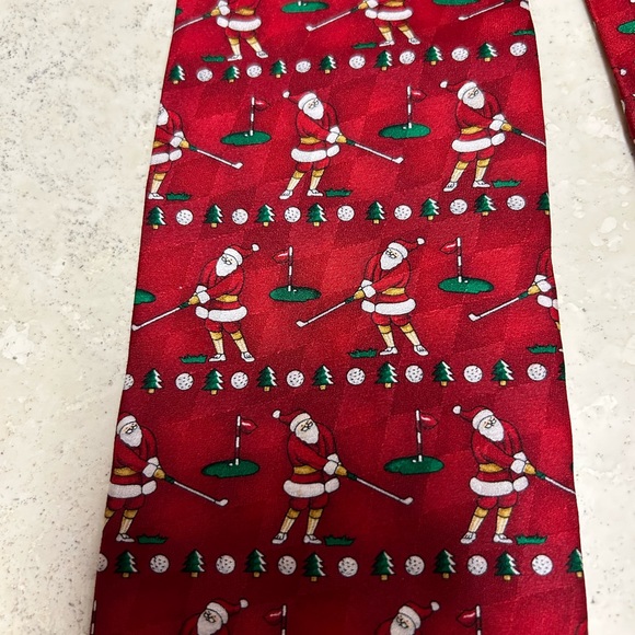 Holiday Traditions Men’s NeckTie Hallmark - Picture 4 of 8